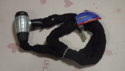 Zincir kilit anahtarlı